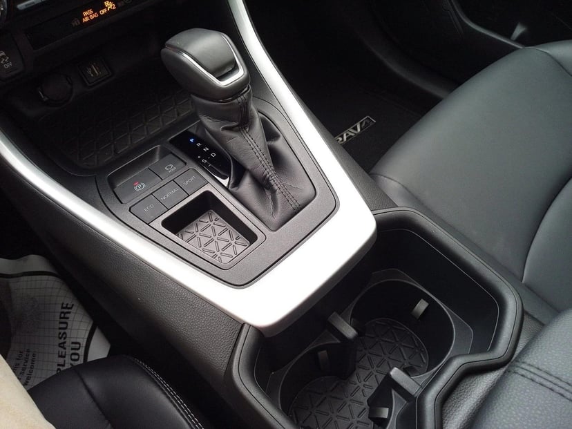 2025 Toyota RAV4 - Image 22