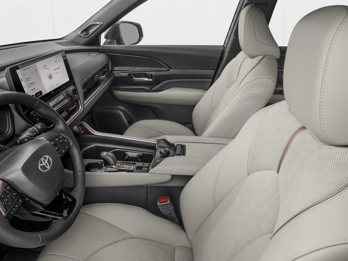 2026 Toyota Grand Highlander Hybrid - Image 6