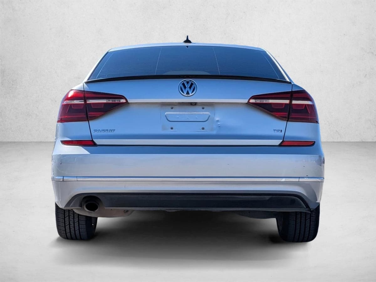 2019 Volkswagen Passat - Image 6