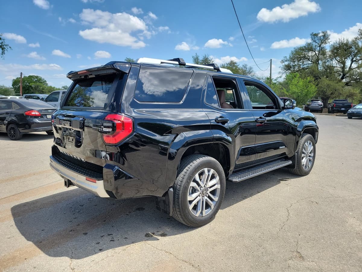 2025 Toyota 4Runner - Image 5