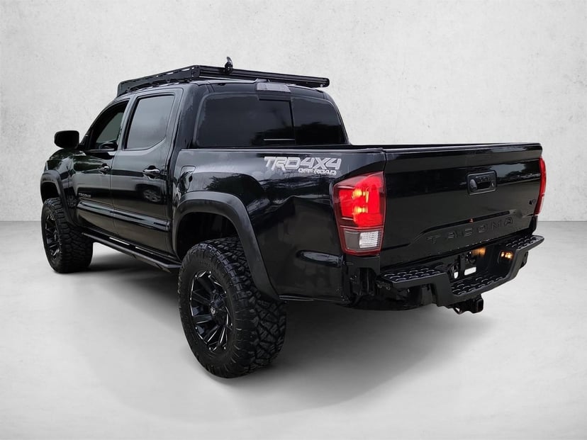 2019 Toyota Tacoma - Image 7