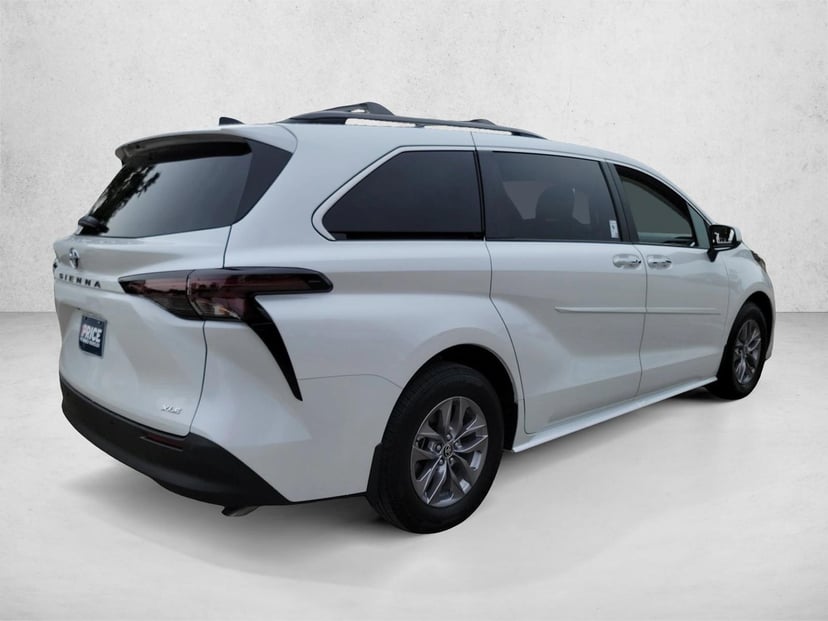 2026 Toyota Sienna - Image 5