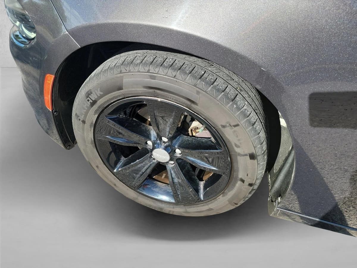 2018 Dodge Charger - Image 10