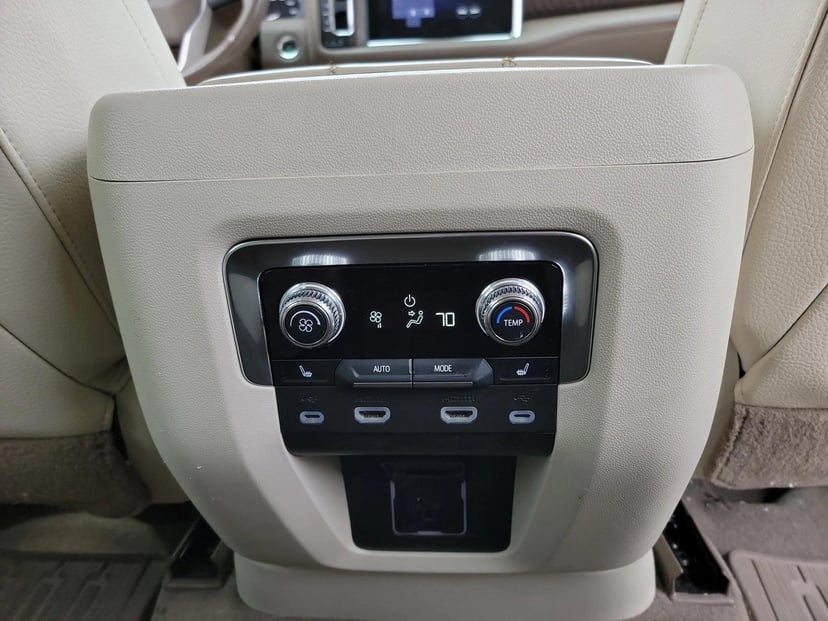 2021 GMC Yukon - Image 18