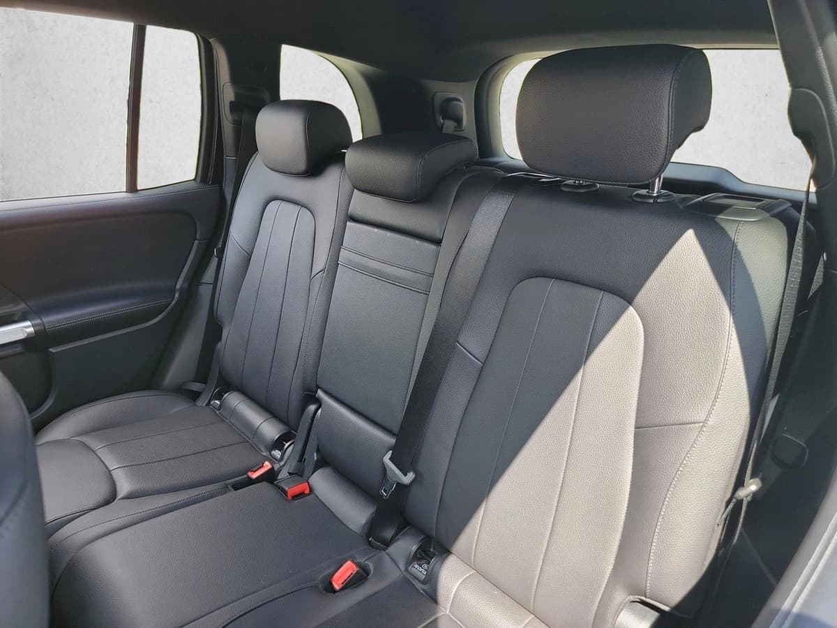 2023 Mercedes-Benz GLB 250 - Image 13