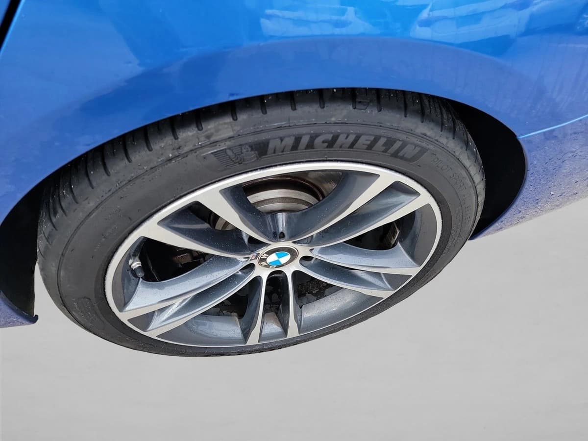 2018 BMW 340i - Image 12