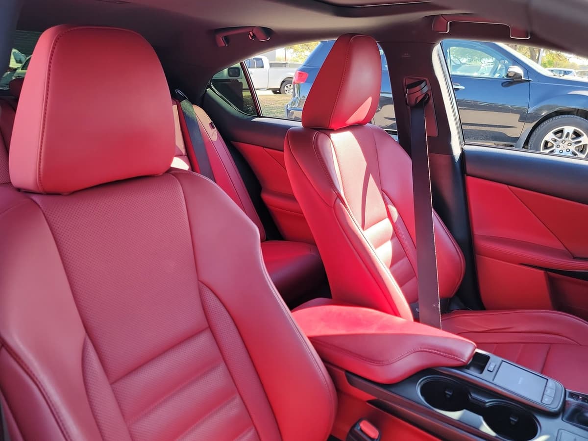 2022 LEXUS IS 350 - Image 15