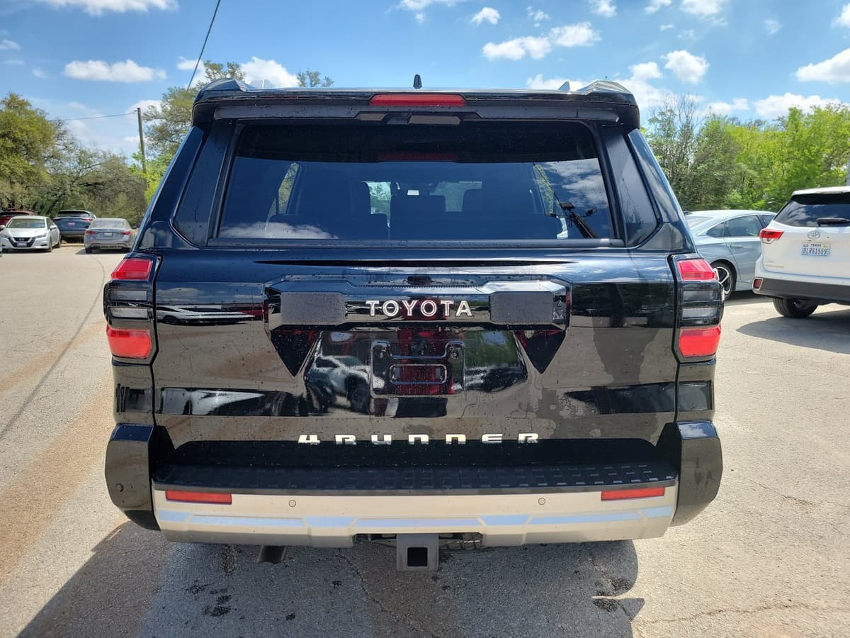 2025 Toyota 4Runner - Image 6