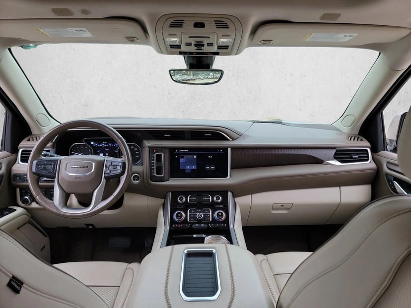 2021 GMC Yukon - Image 19