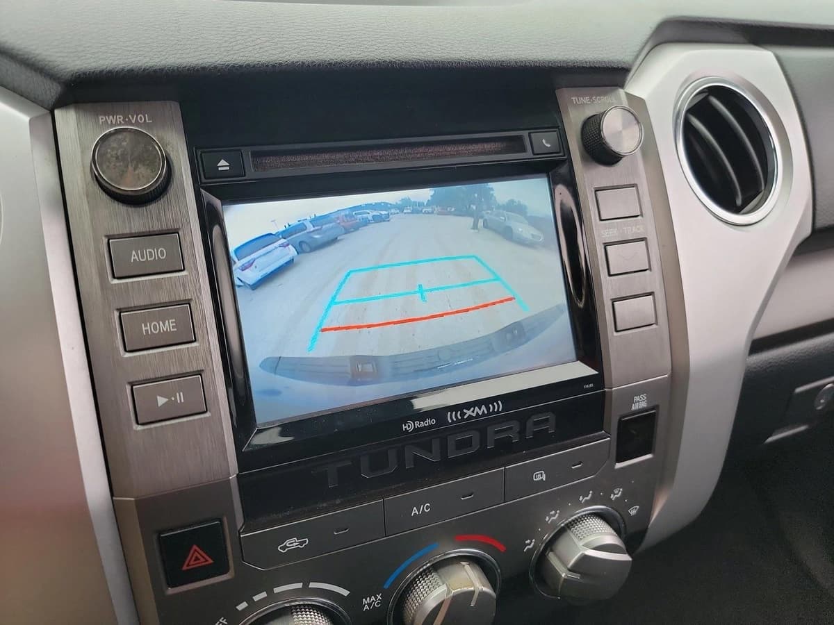 2018 Toyota Tundra - Image 24