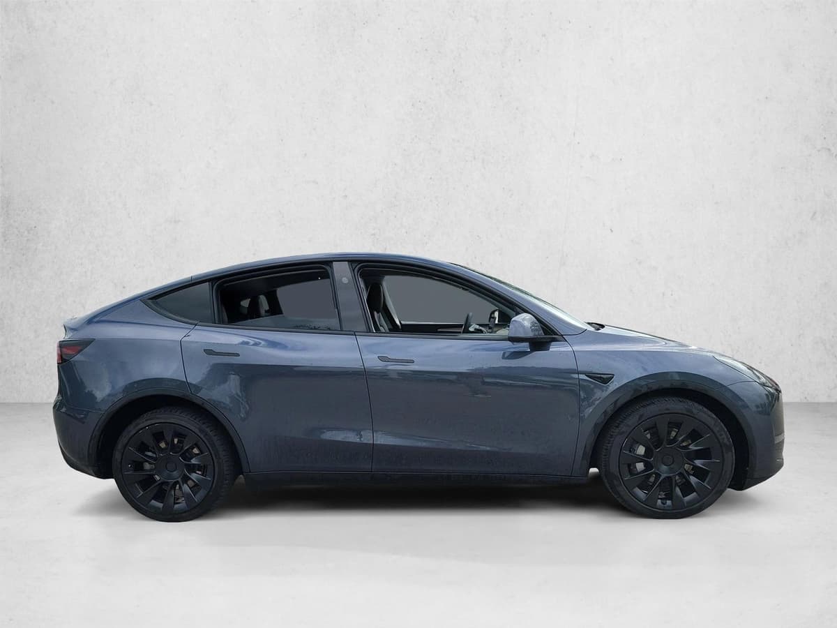 2023 Tesla Model Y - Image 4