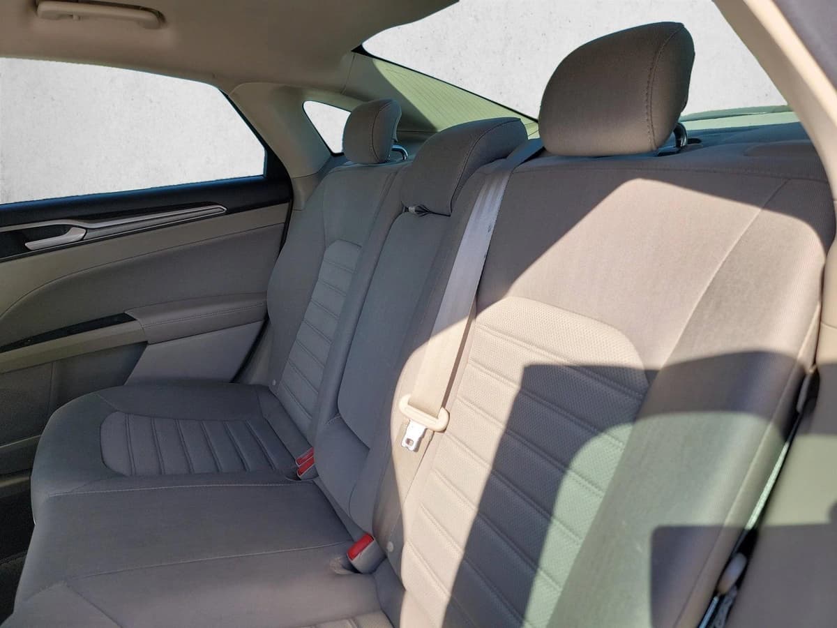 2020 Ford Fusion - Image 14