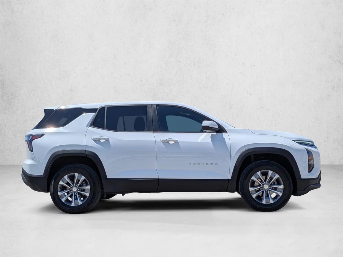 2025 Chevrolet Equinox - Image 3