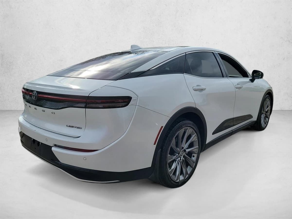 2023 Toyota Crown - Image 5