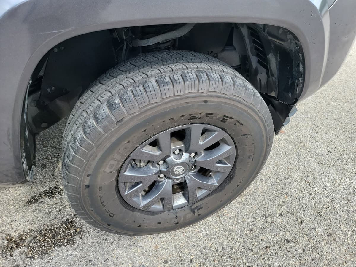 2021 Toyota Tacoma - Image 10