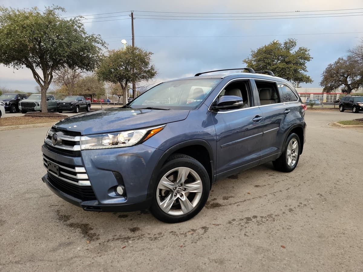 2018 Toyota Highlander - Image 1