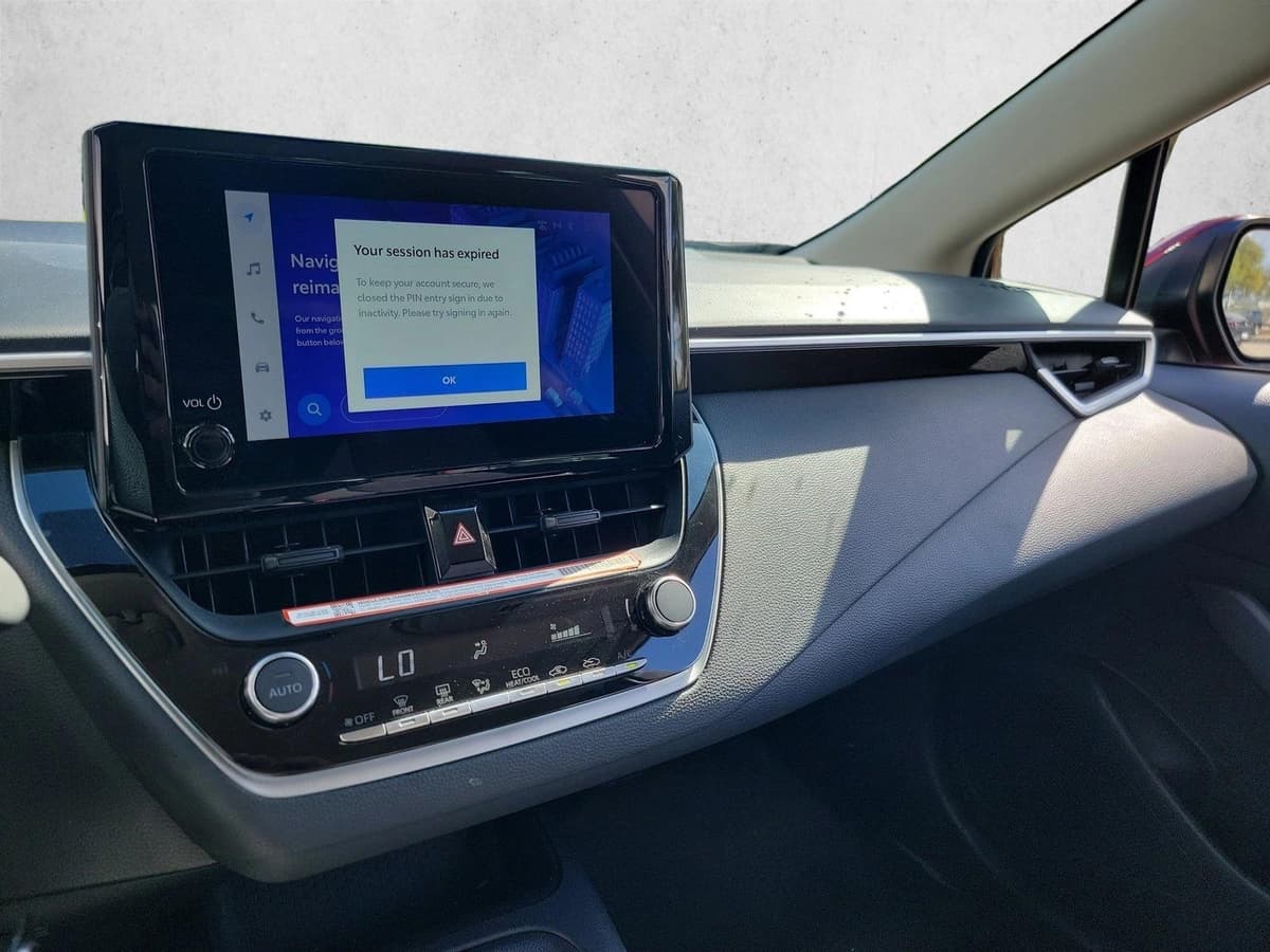 2025 Toyota Corolla - Image 18