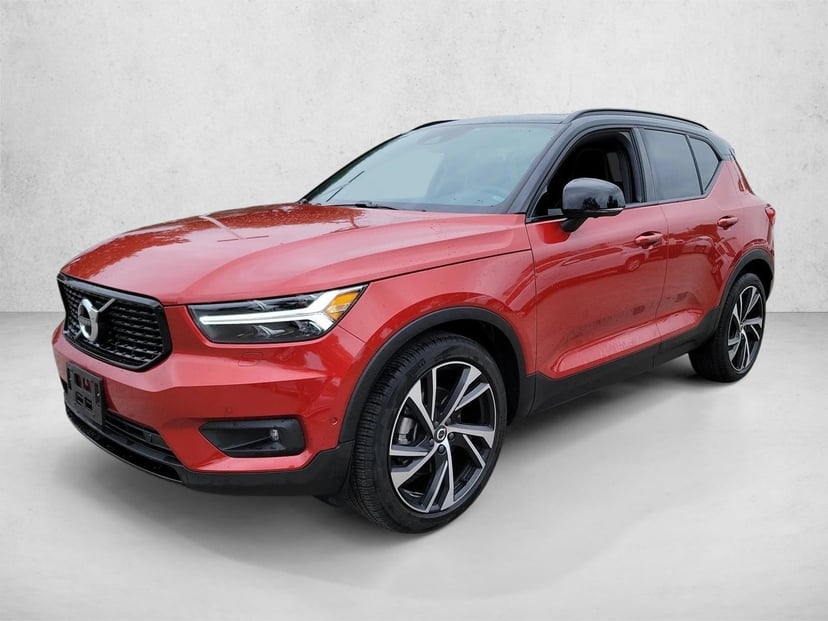 2022 Volvo XC40 - Image 1