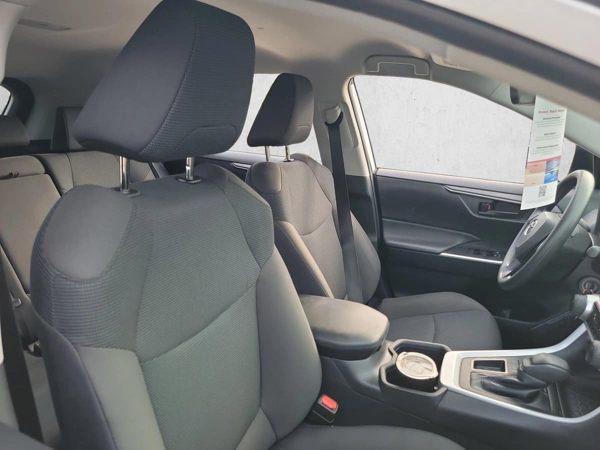 2024 Toyota RAV4 - Image 12