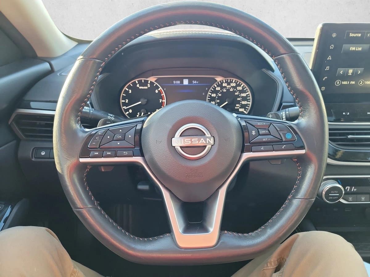 2023 Nissan Altima - Image 20