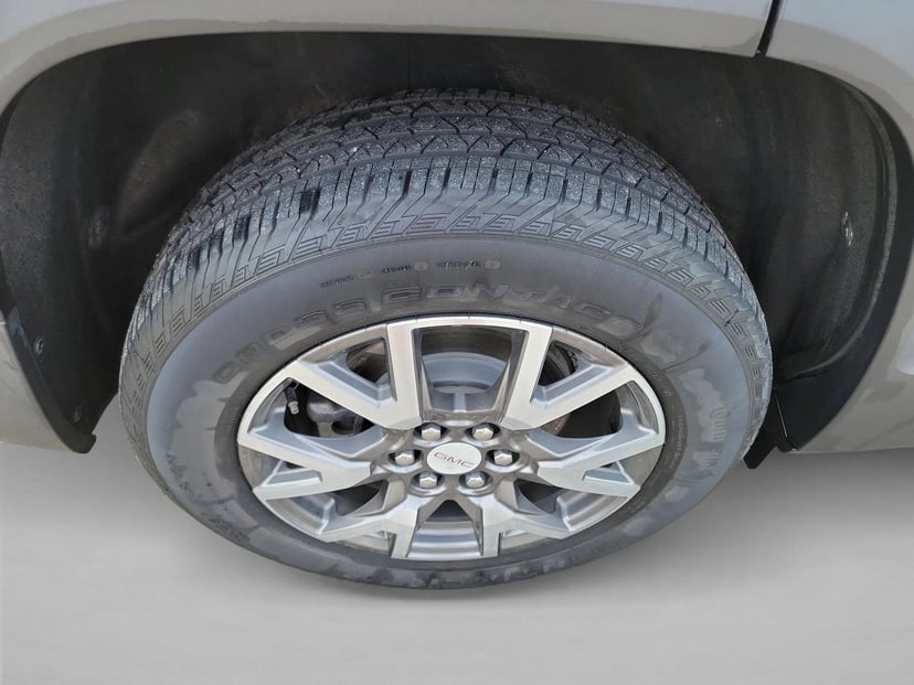 2020 GMC Acadia - Image 11