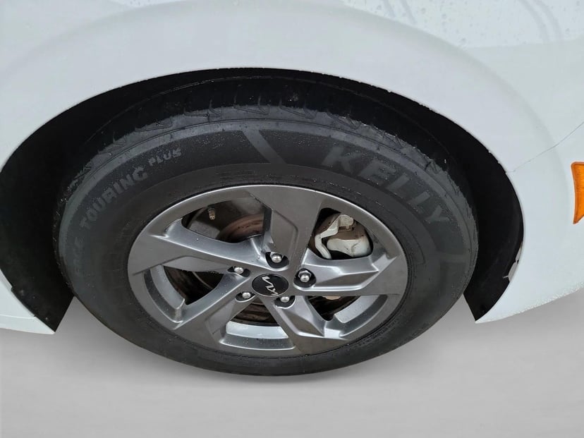 2023 Kia K5 - Image 10