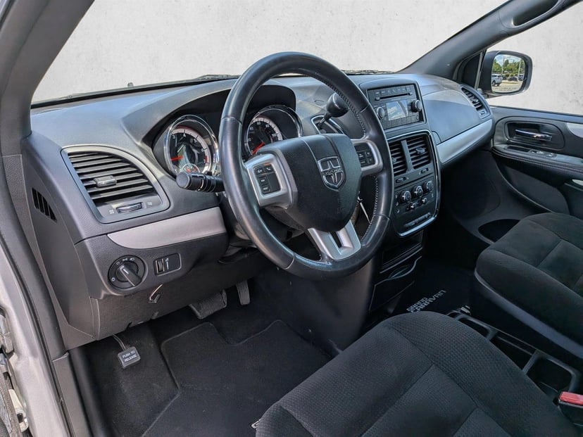 2015 Dodge Grand Caravan - Image 7