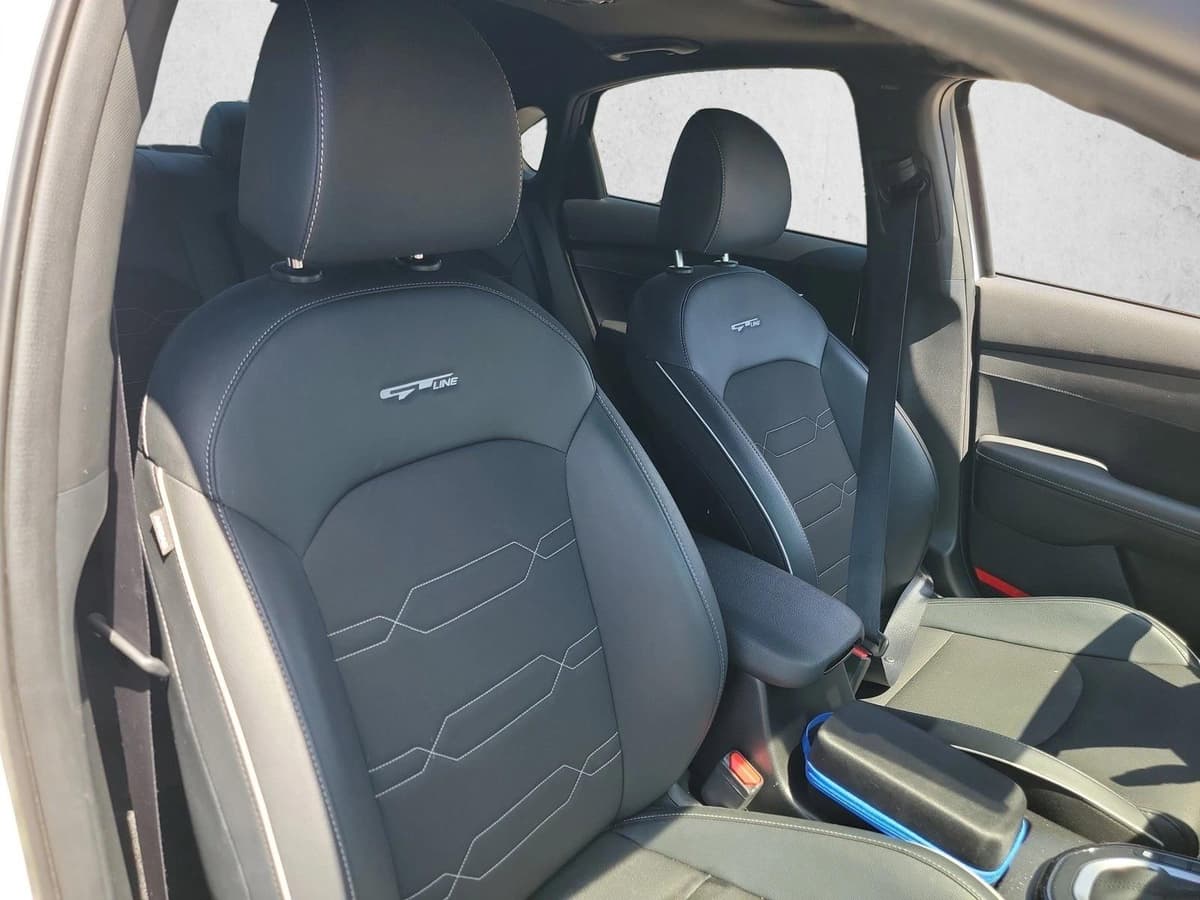 2023 Kia Forte - Image 15