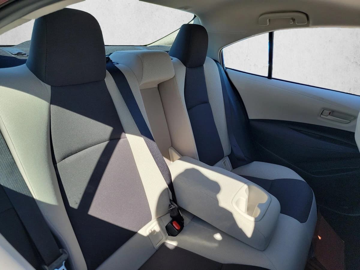 2025 Toyota Corolla - Image 13