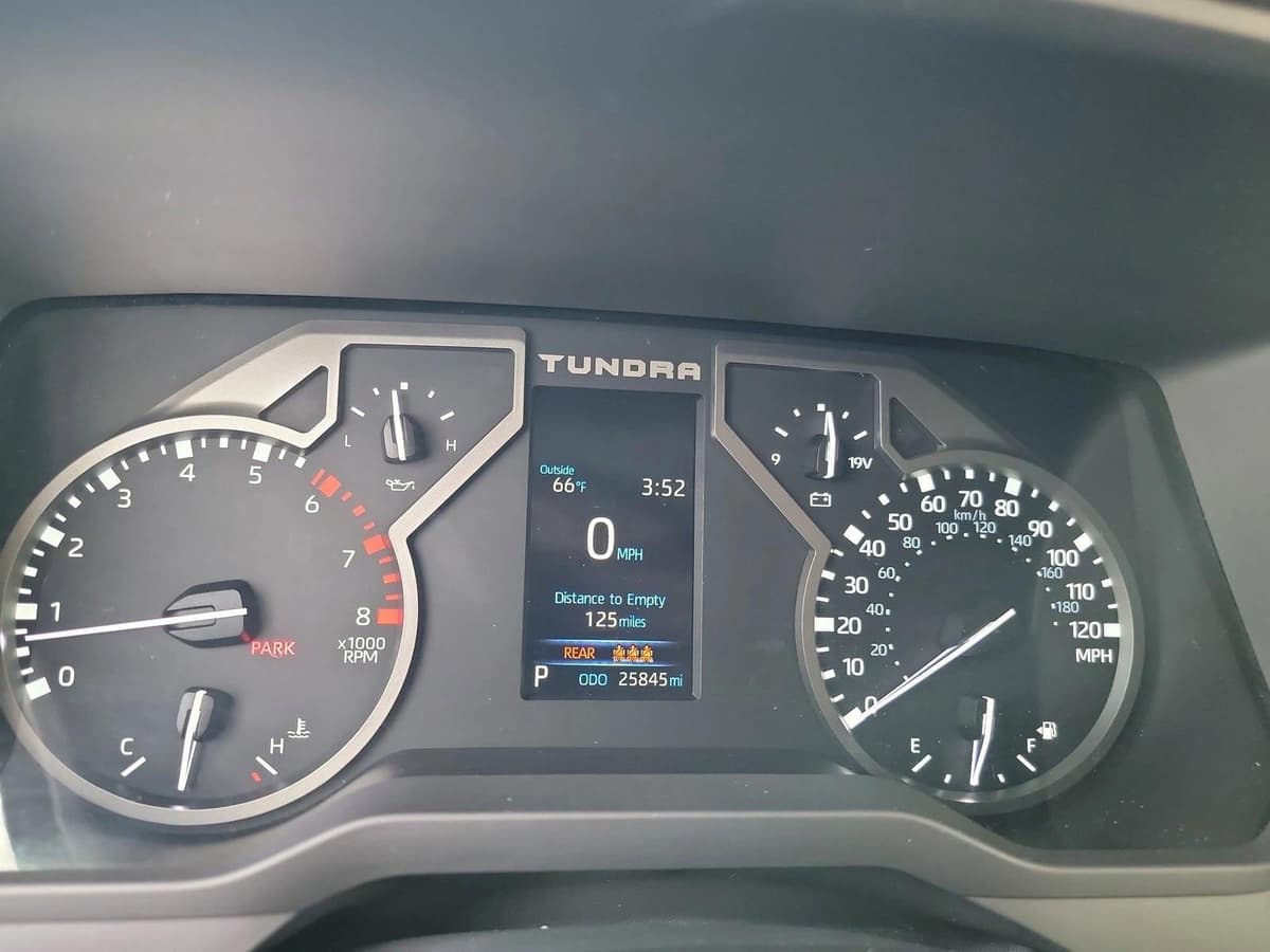 2023 Toyota Tundra - Image 20