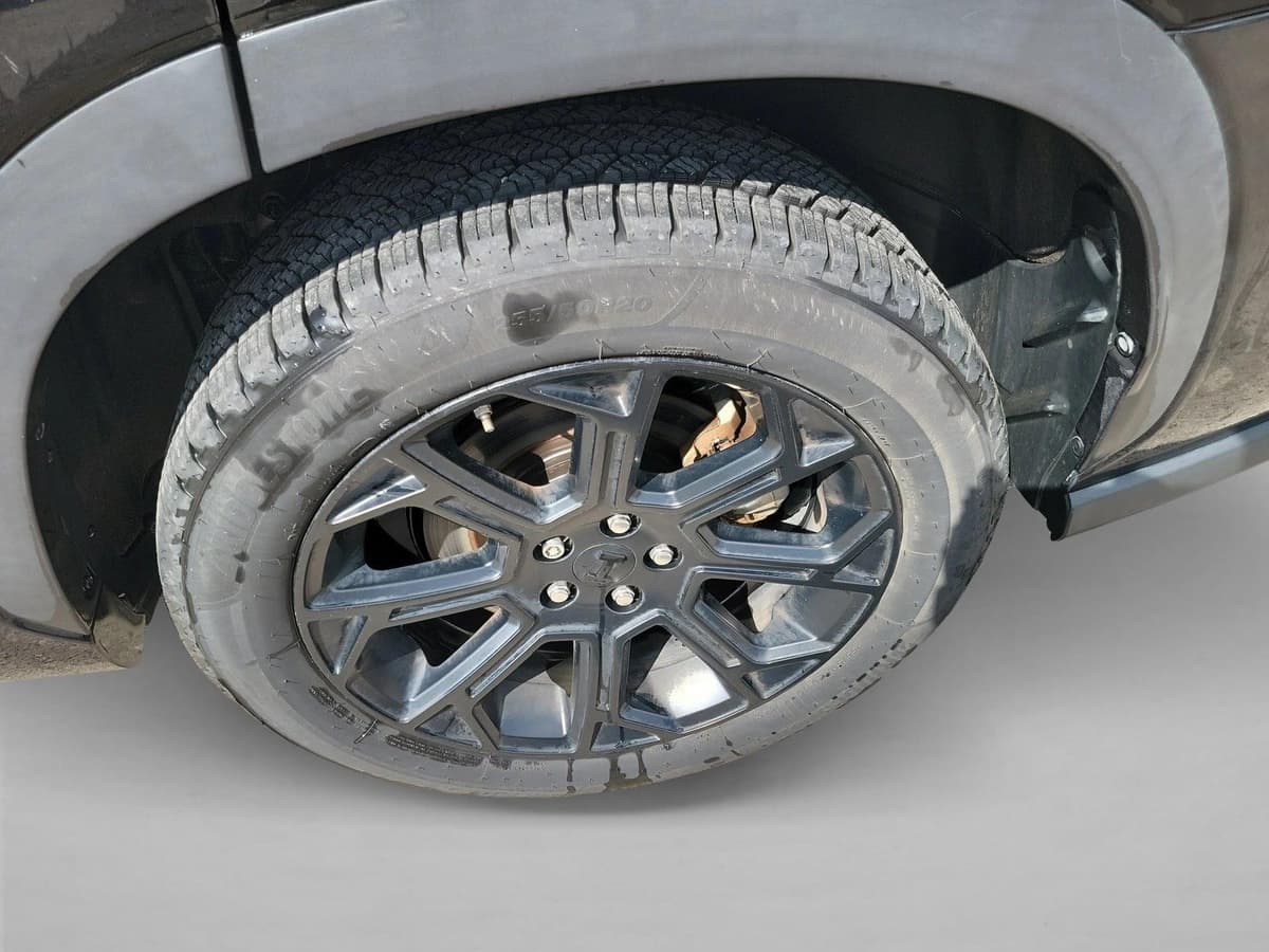 2022 Toyota Highlander - Image 9