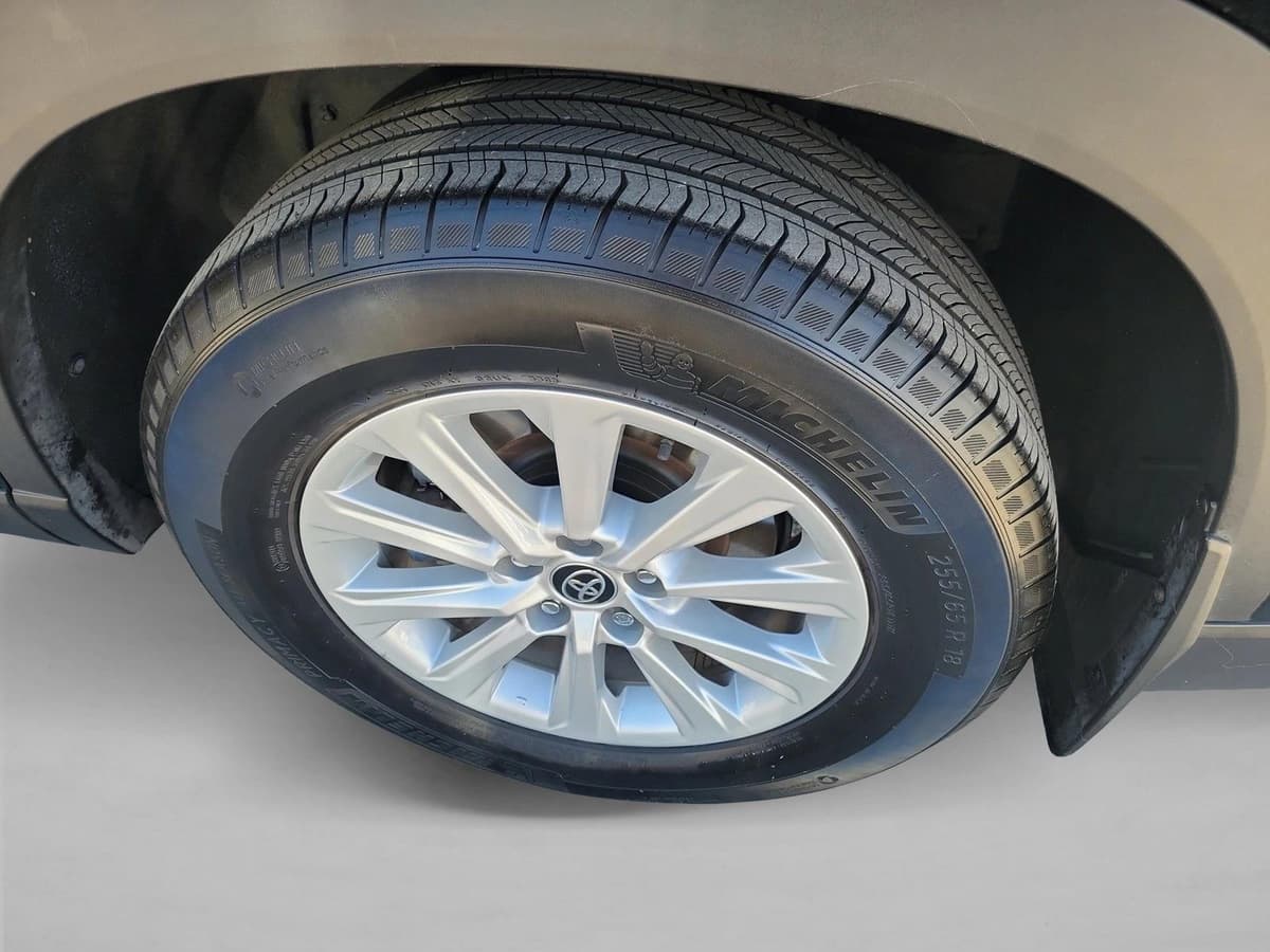 2024 Toyota Grand Highlander - Image 12