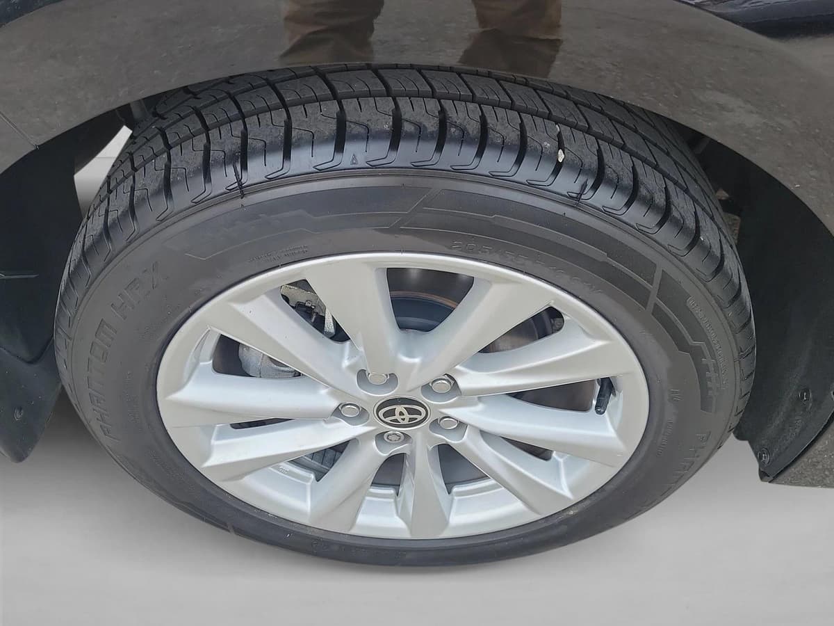 2024 Toyota Corolla Hatchback - Image 11