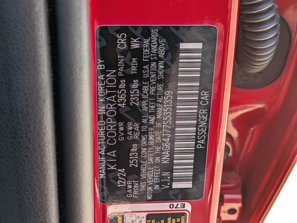 2025 Kia K5 - Image 25