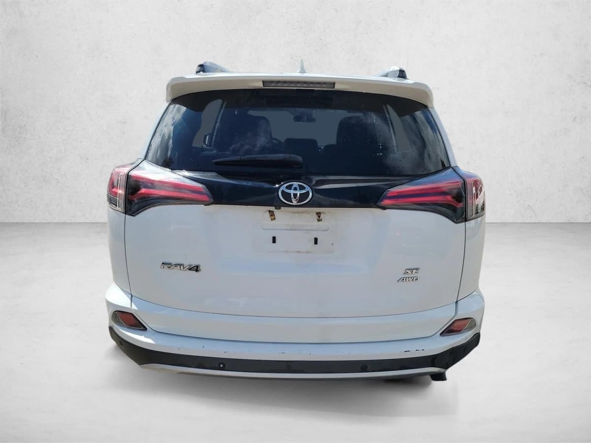 2016 Toyota RAV4 - Image 6