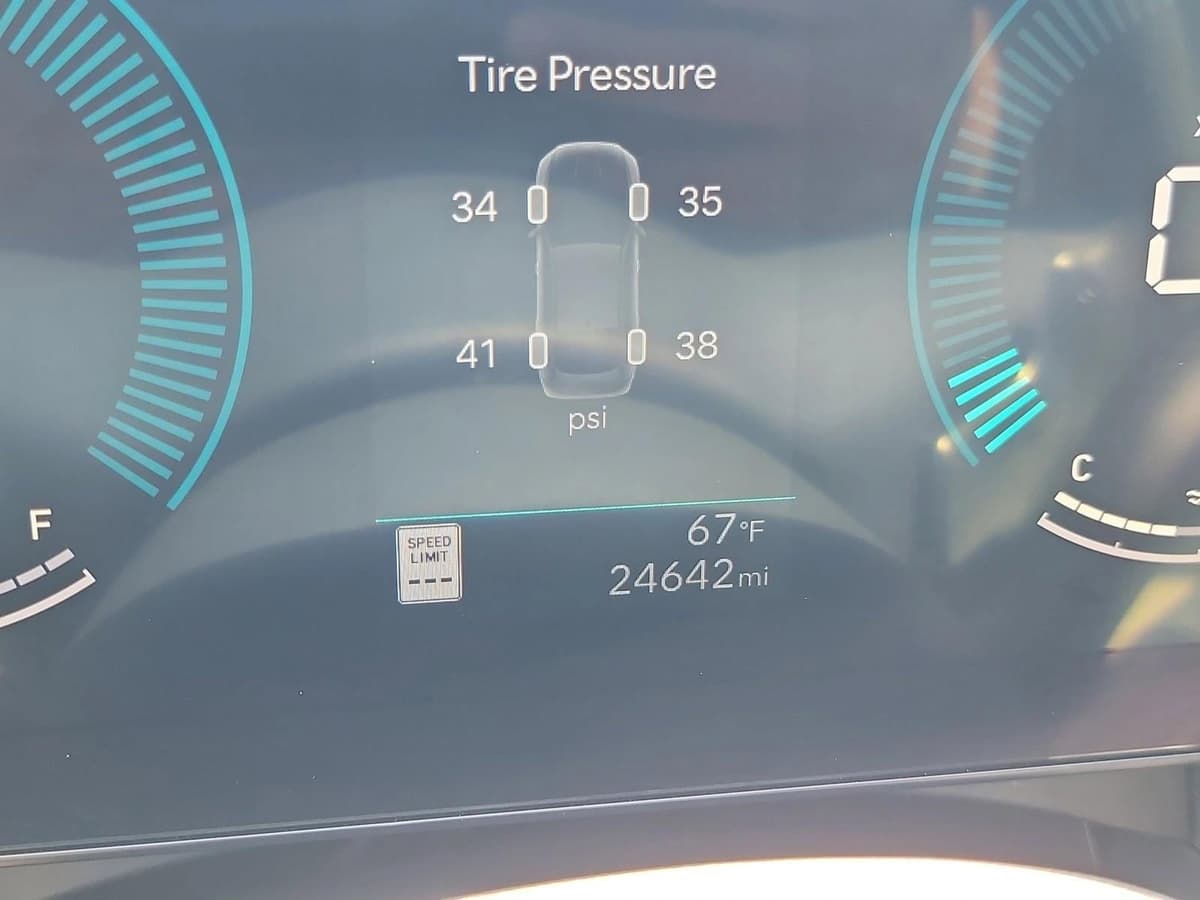 2025 Hyundai Sonata - Image 20