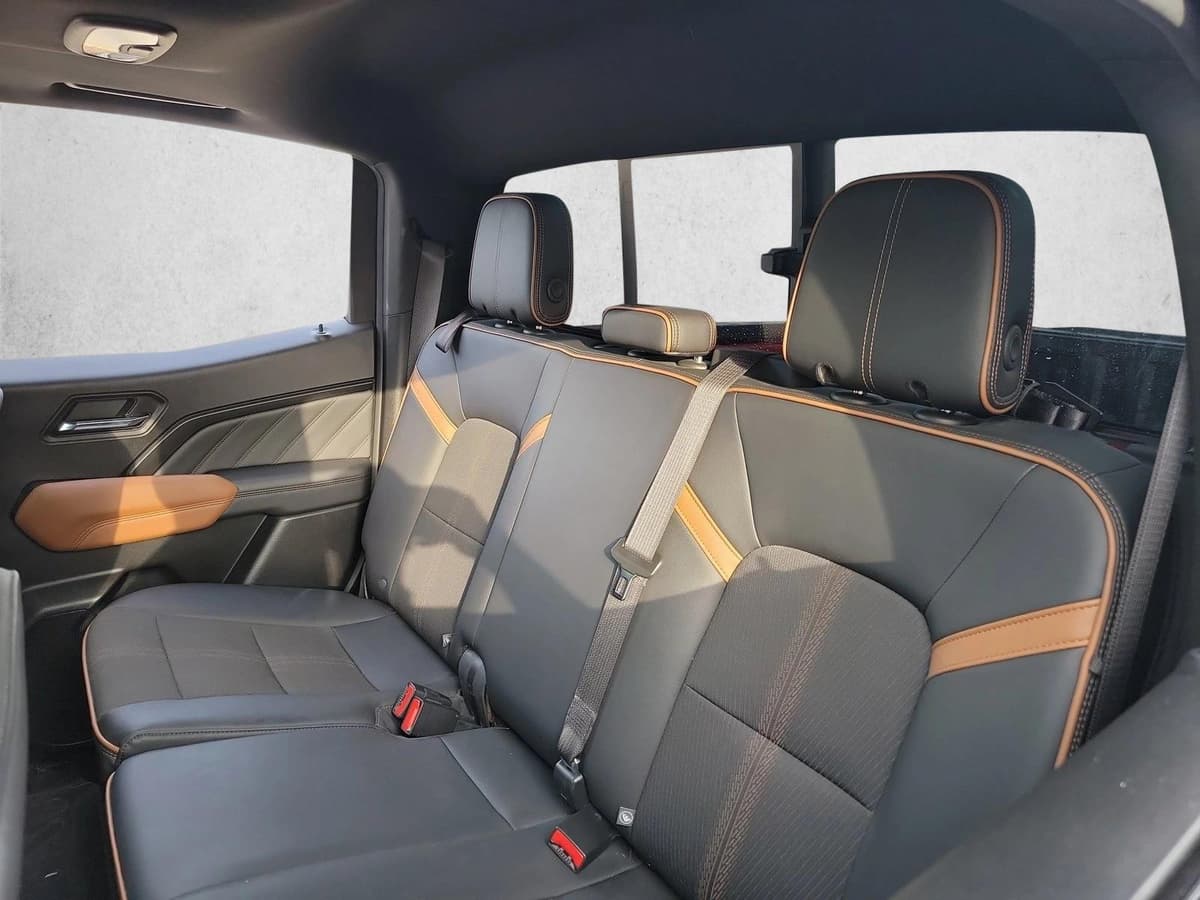 2023 GMC Canyon - Image 14