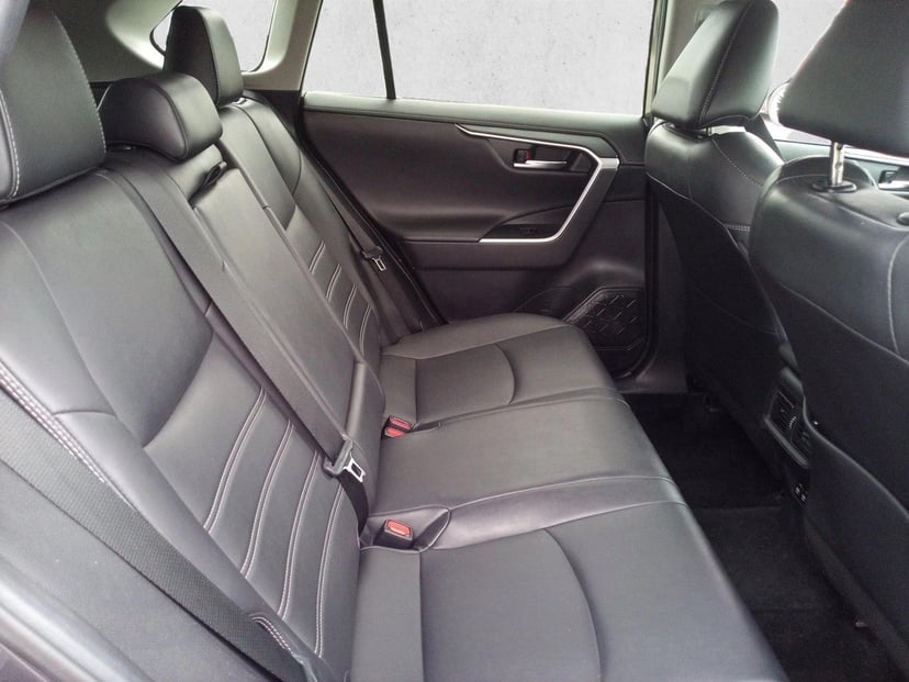 2019 Toyota RAV4 - Image 16