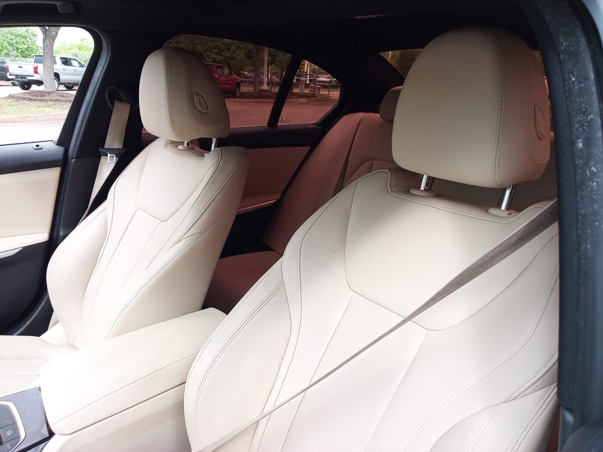 2019 BMW 330i - Image 13