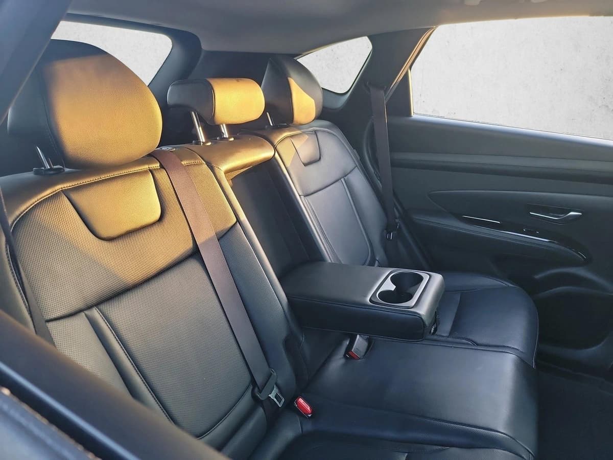 2025 Hyundai Tucson Hybrid - Image 16