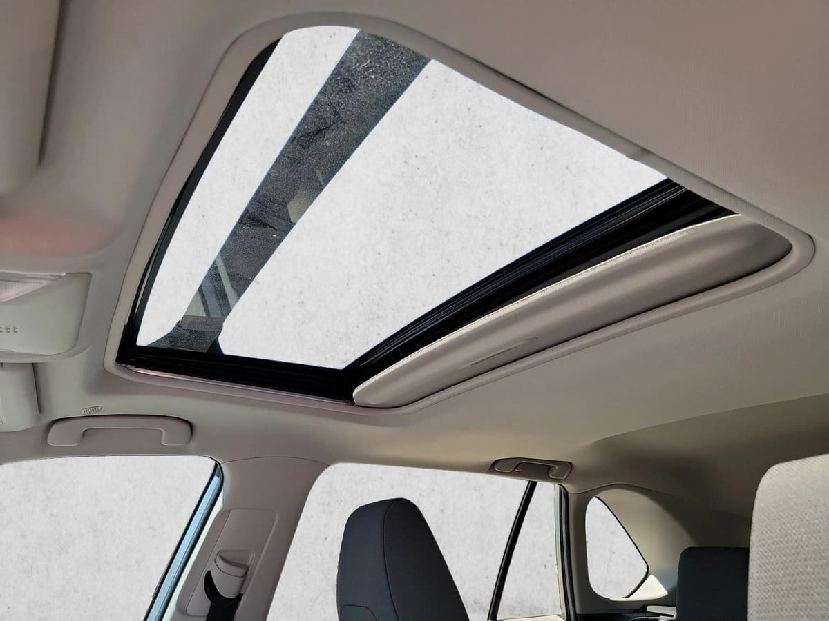 2023 Toyota RAV4 - Image 18