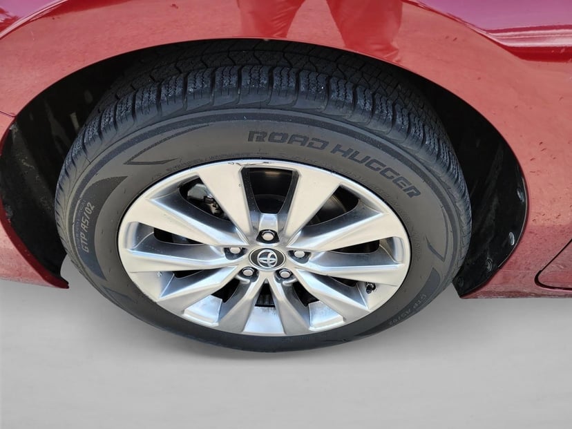 2016 Toyota Camry Hybrid - Image 9