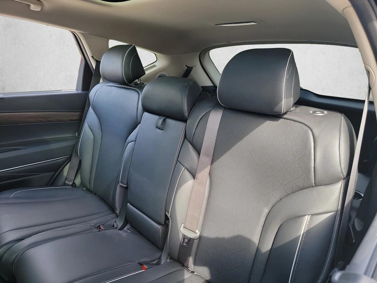 2026 Genesis GV80 - Image 10