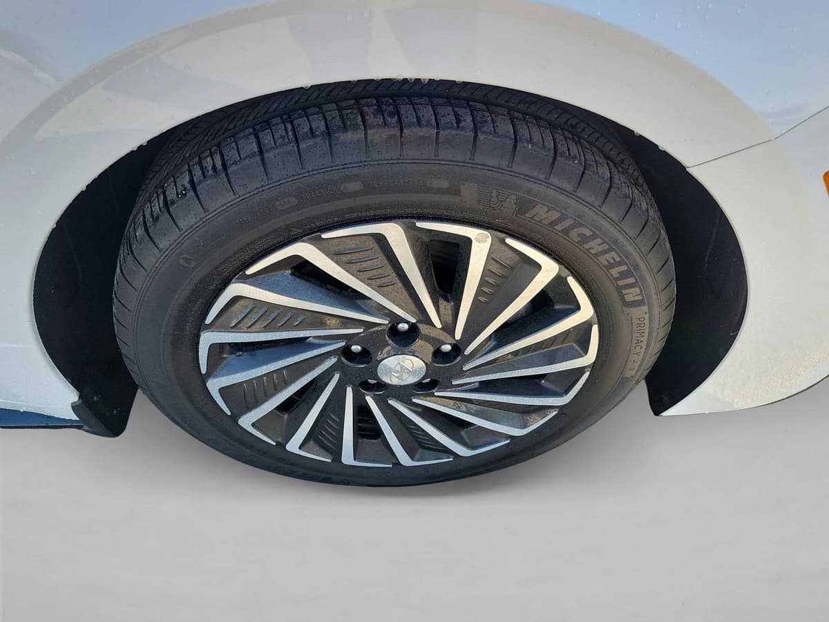 2023 Hyundai Sonata Hybrid - Image 10