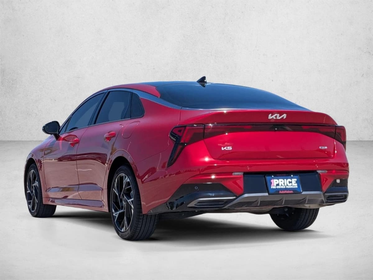 2025 Kia K5 - Image 8