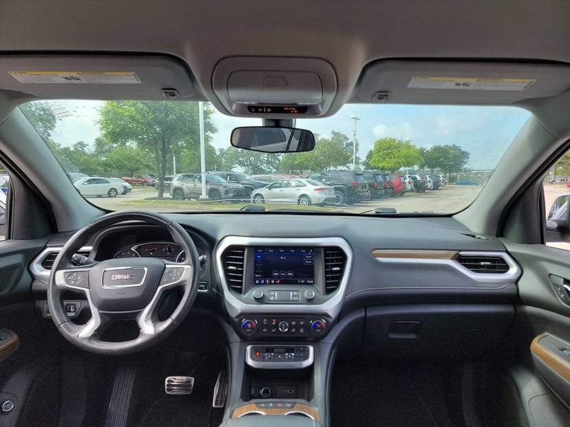 2020 GMC Acadia - Image 17
