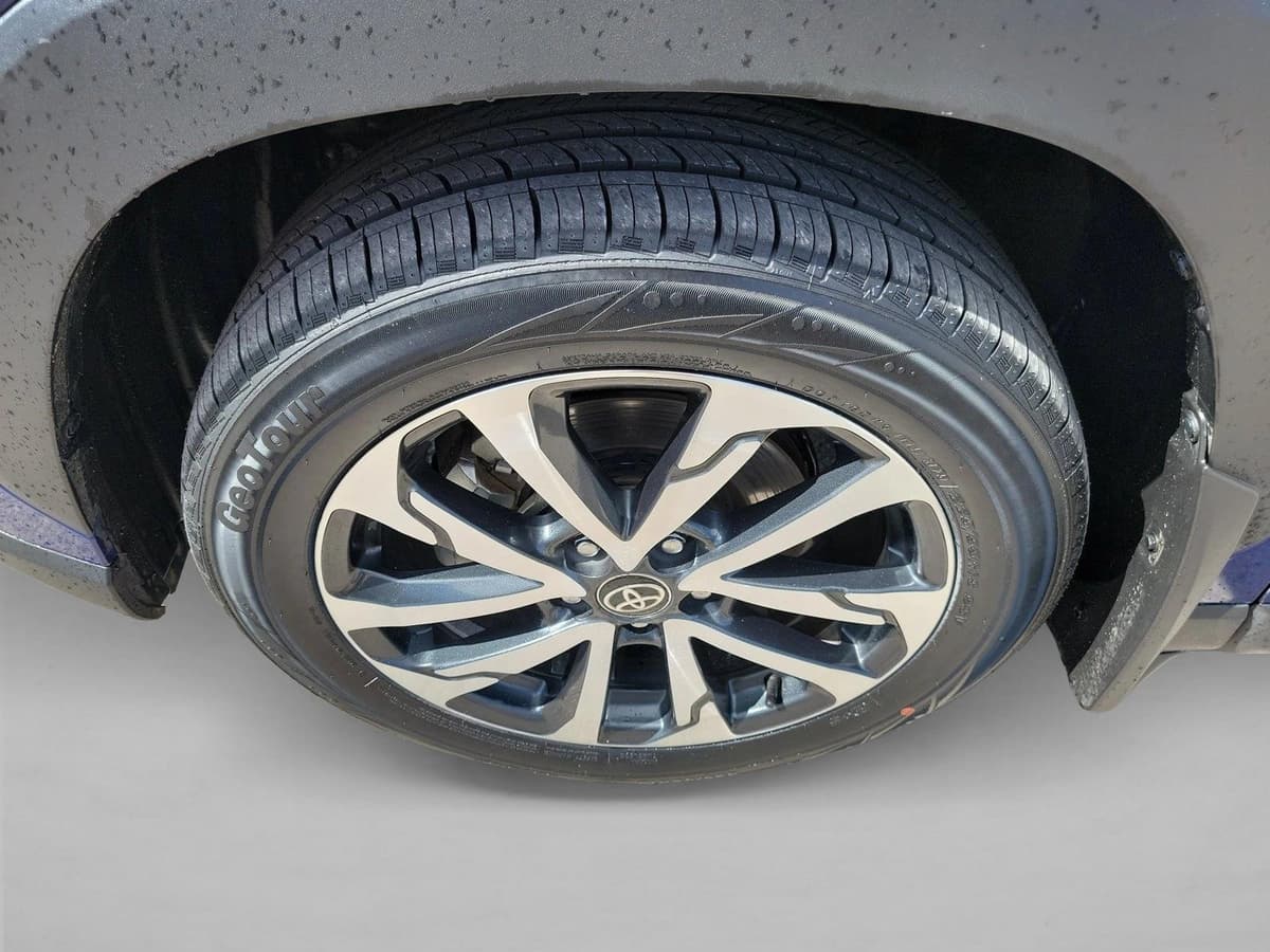 2024 Toyota Corolla Cross - Image 9