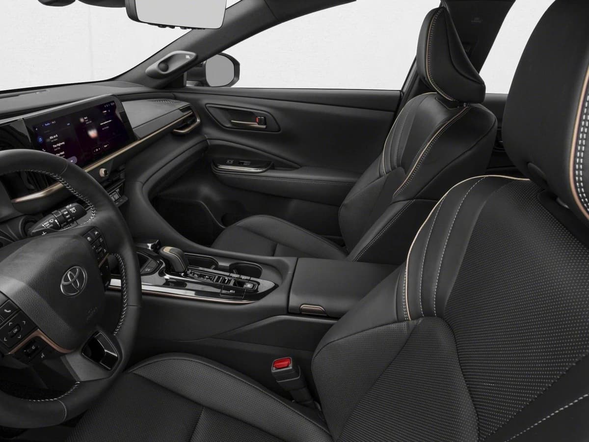 2026 Toyota Crown Signia - Image 6