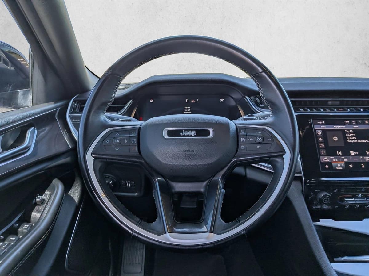 2022 Jeep Grand Cherokee - Image 16