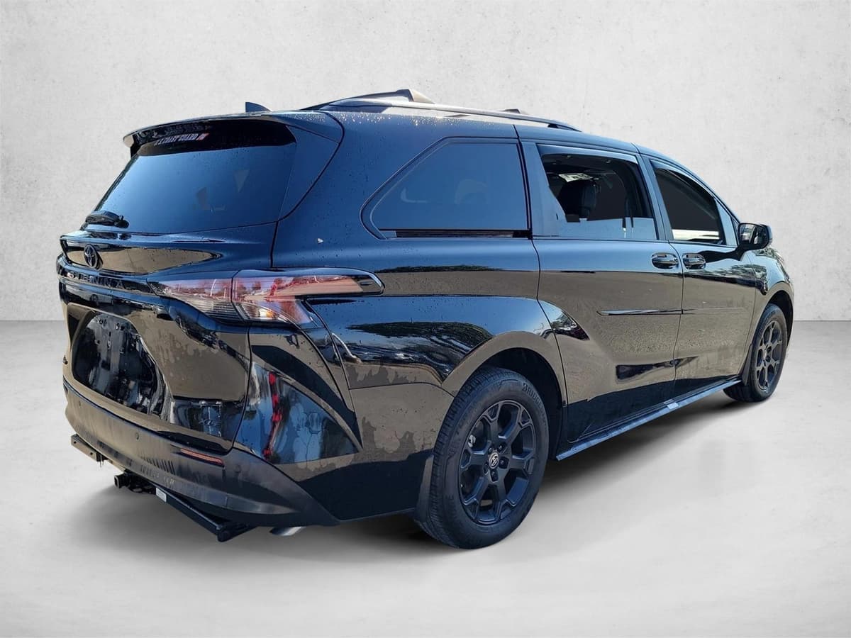 2025 Toyota Sienna - Image 5